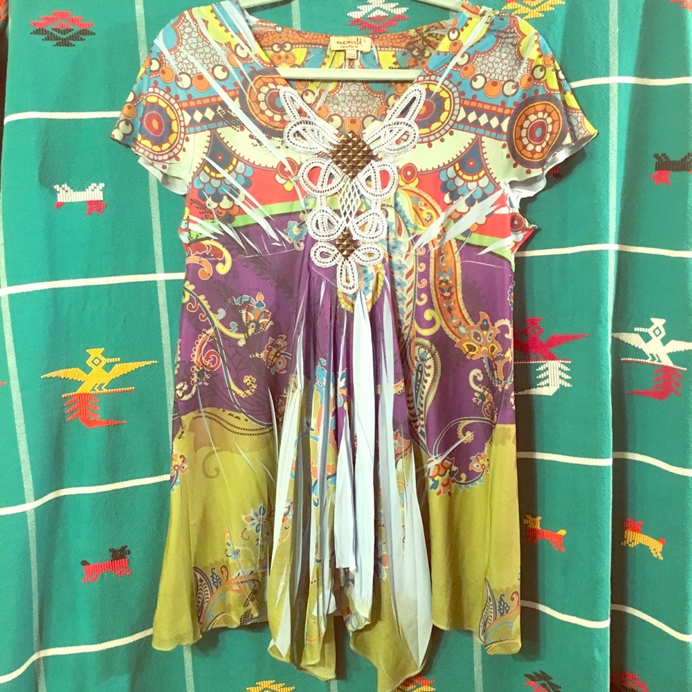 L Embellished Shark Bite One World Top